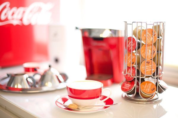 Kaffee- und Empfangsbereich im Studio für Schwangerschaftsfotografie in Düsseldorf