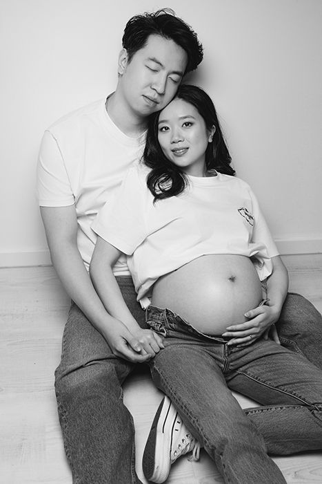 Babybauchfotografie Düsseldorf erleuchtet